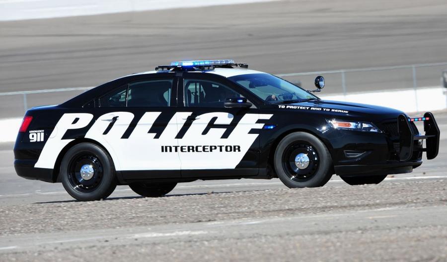  Ford Police Interceptor 2012 года  (фото 31 из 44)